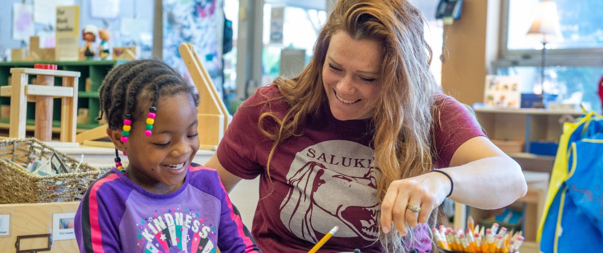 SIUC student teacher with student