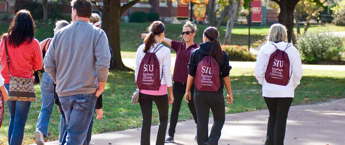 SIU students on a campus tour